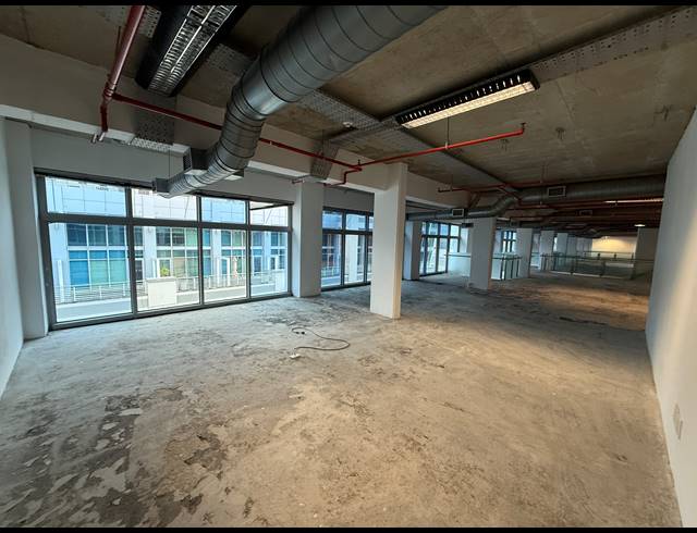 1,305M² OFFICE TO LET IN ROSEBANK
